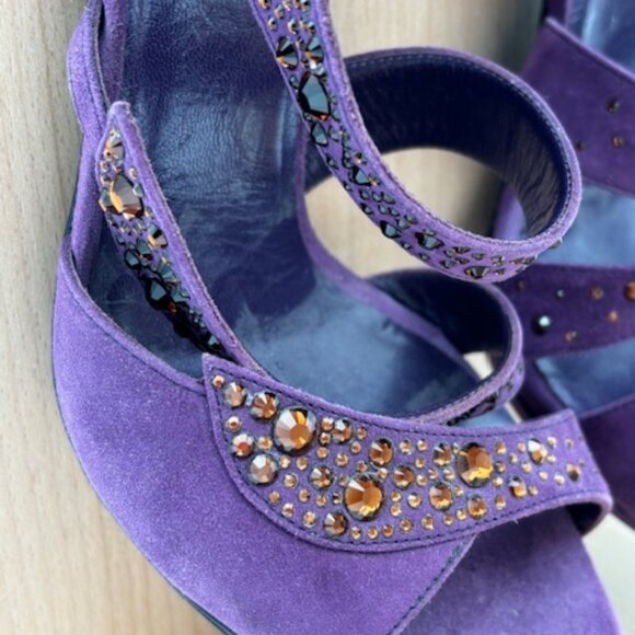 Gucci Stilettos - Picture 3 of 5